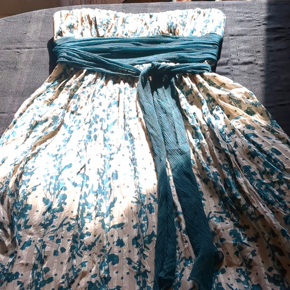 BCBG Maxazria size 8 strapless off white and dark teal colored dress